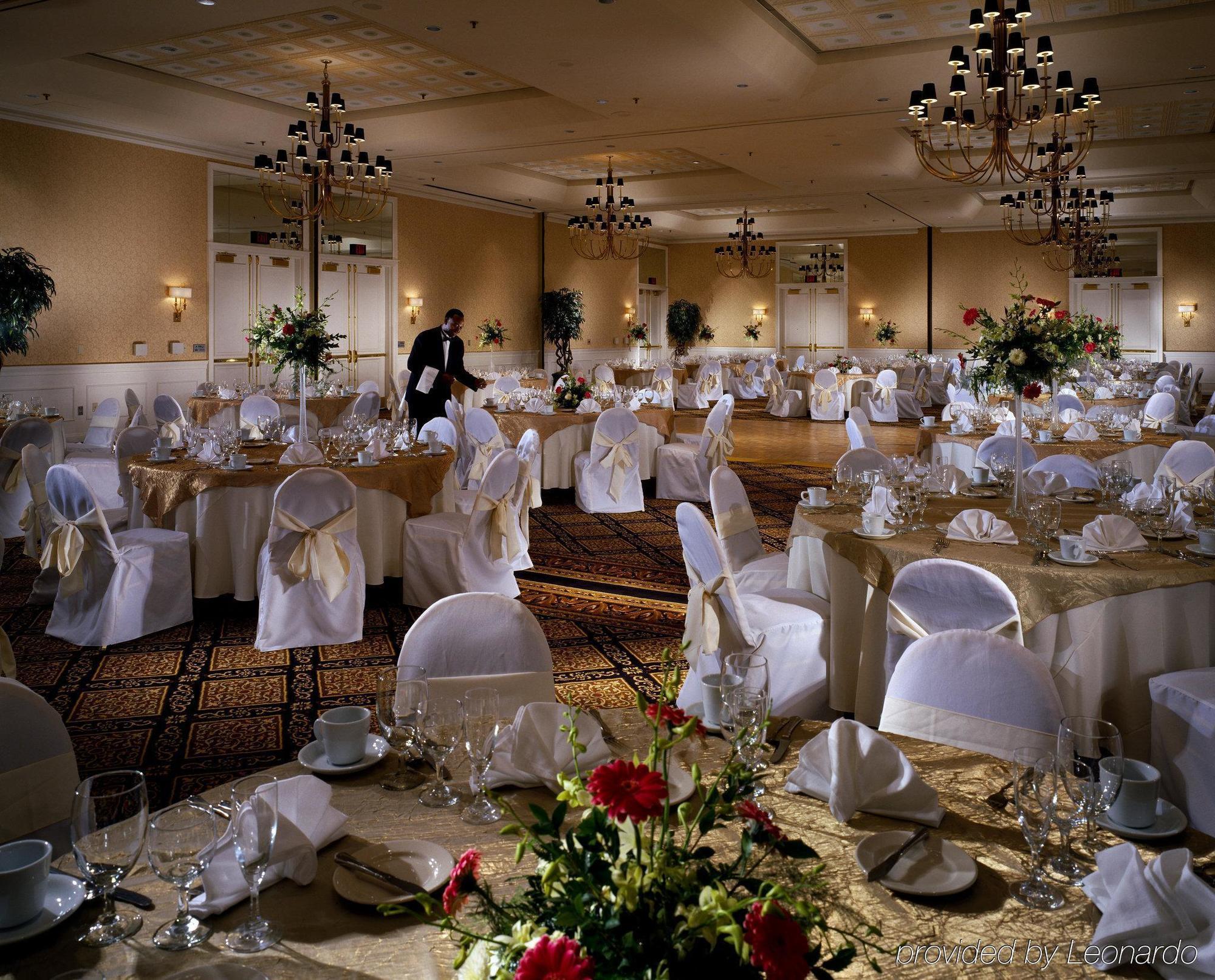 Hilton Greenville Restoran fotoğraf
